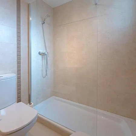 Beachside Attico 3 Bed 2 Bath * Кампелло