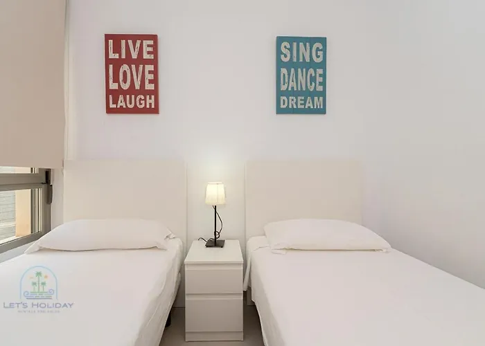 Appartement Beachside Attico 3 Bed 2 Bath *