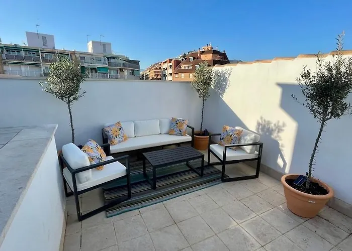 Beachside Attico 3 Bed 2 Bath *